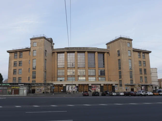 Ничего личного. Экскурсия про авангард за Нарвской заставой