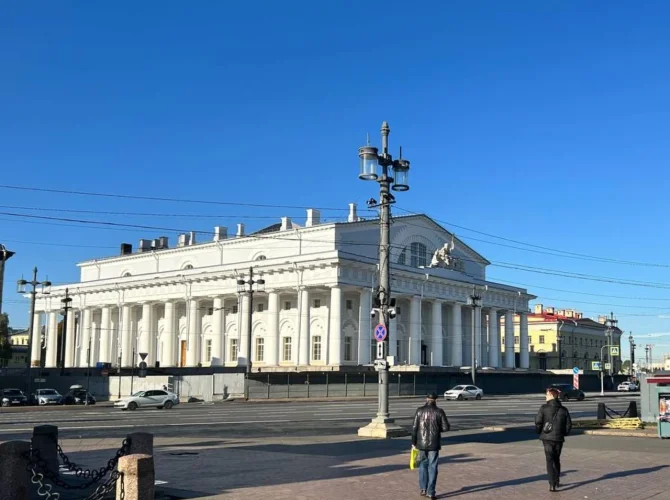 Петербург глазами археолога. Пешеходная экскурсия по Стрелке Васильевского острова.